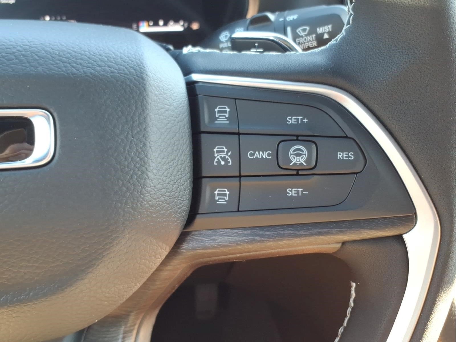 2026 Jeep Grand Cherokee Altitude 4x2