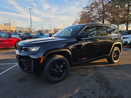 2026 Jeep Grand Cherokee Laredo Altitude