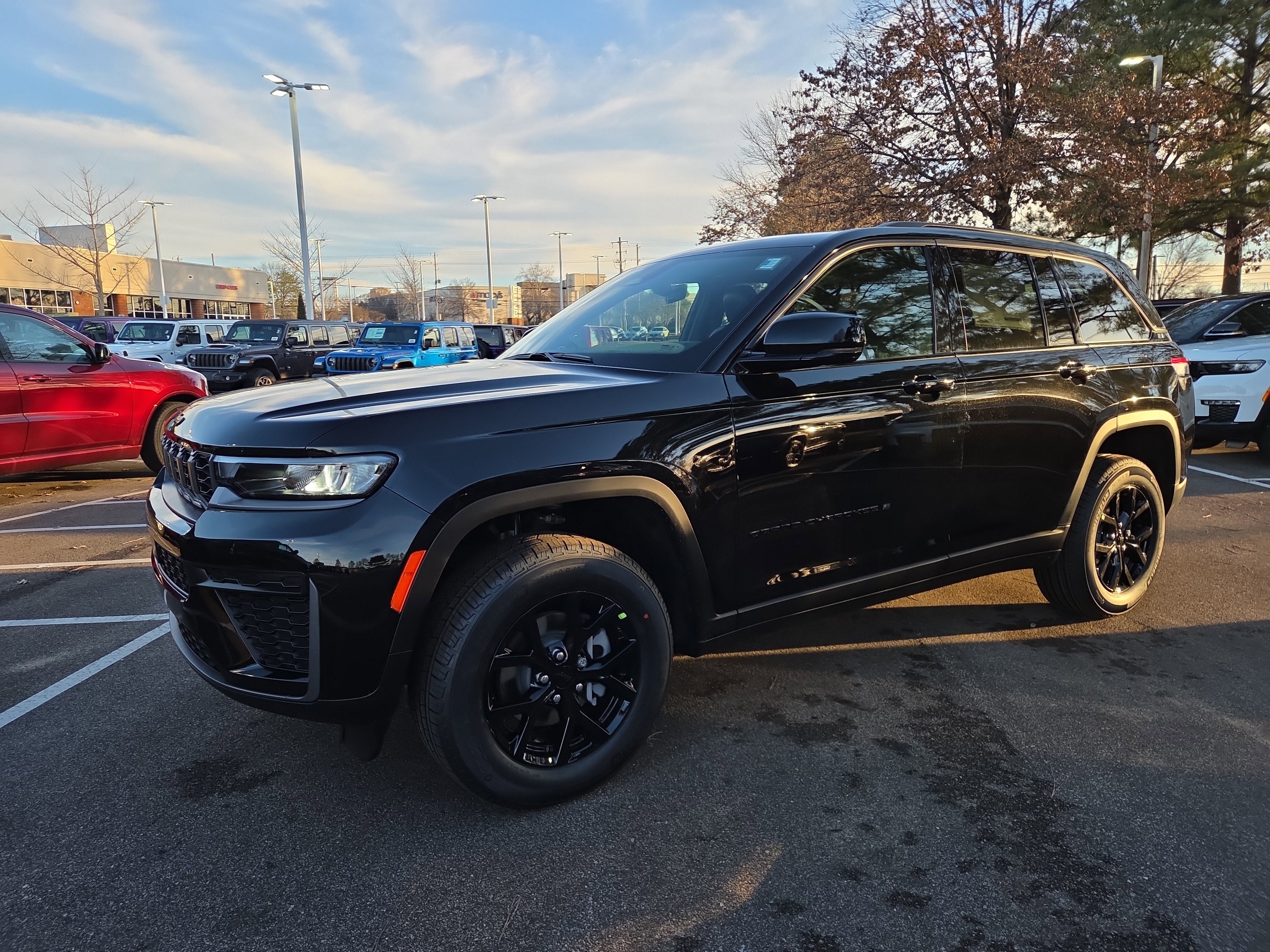 2026 Jeep Grand Cherokee Laredo Altitude