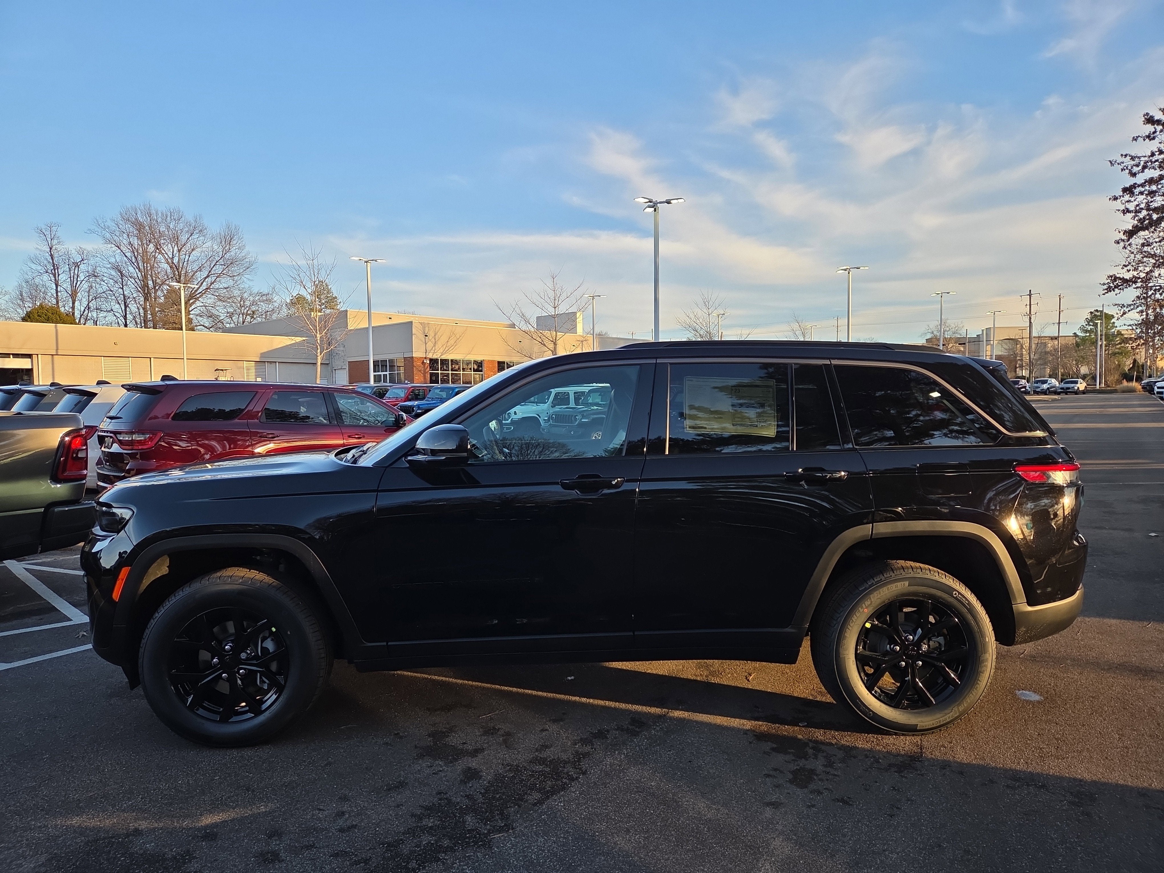 2026 Jeep Grand Cherokee Laredo Altitude