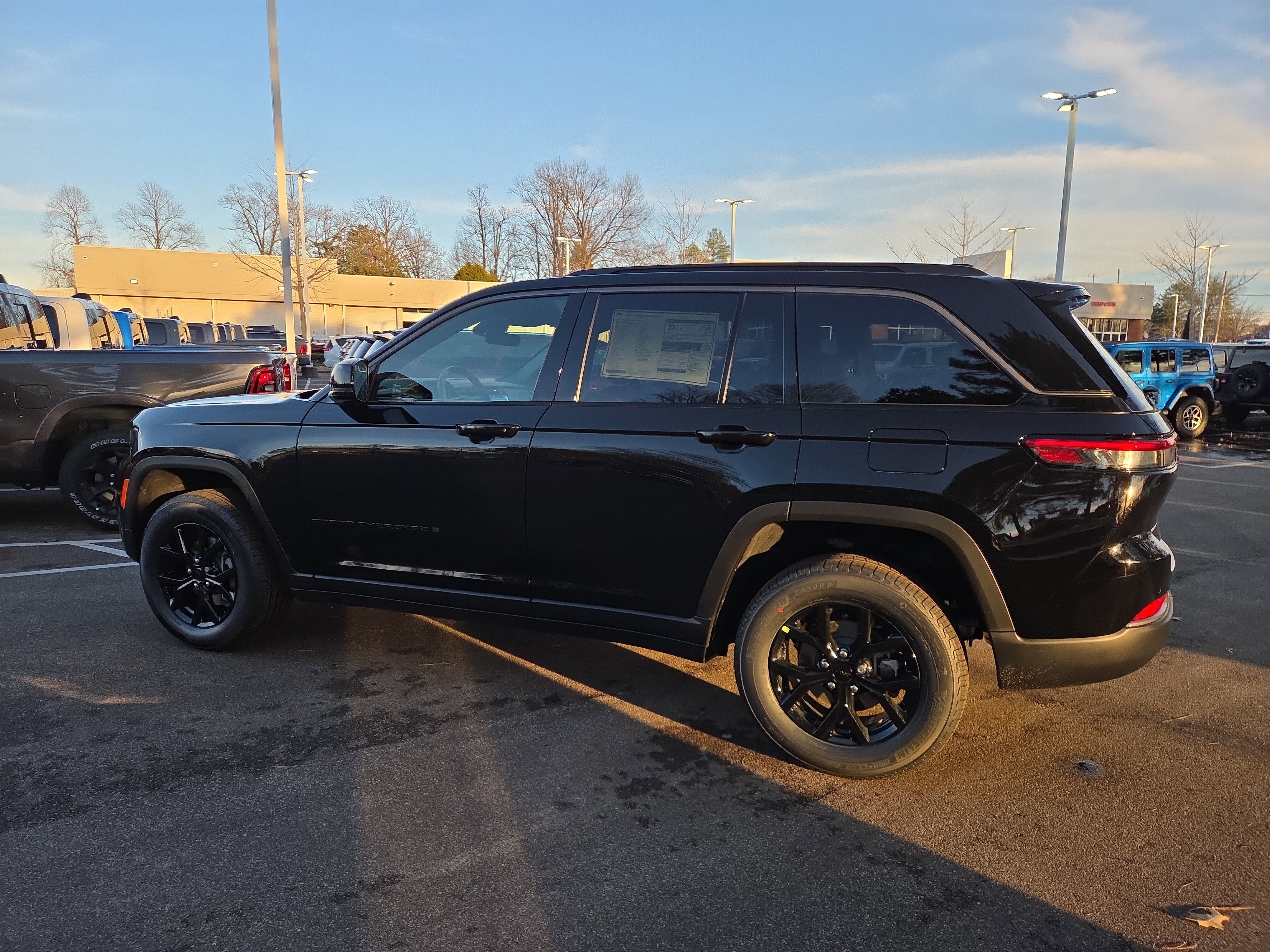 2026 Jeep Grand Cherokee Laredo Altitude