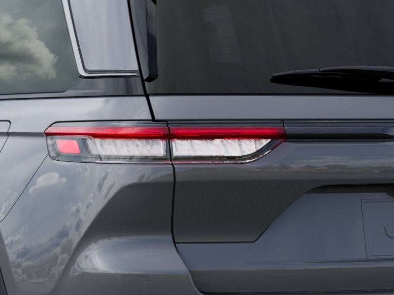 2027 Jeep Grand Cherokee Laredo Altitude