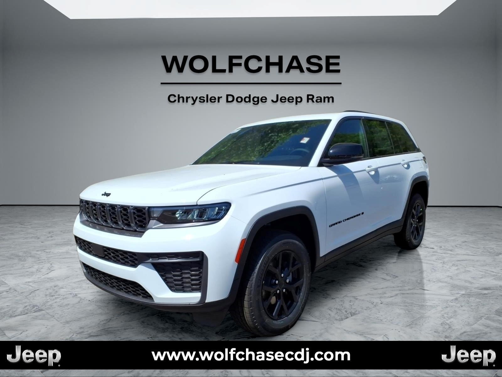 2026 Jeep Grand Cherokee Laredo Altitude