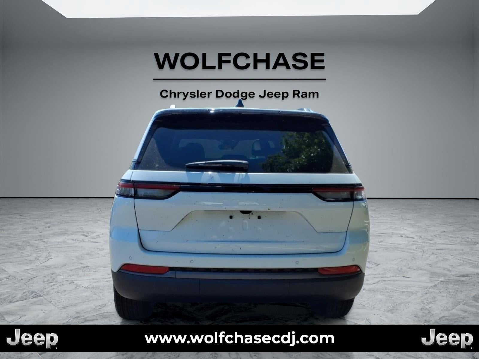 2026 Jeep Grand Cherokee Laredo Altitude