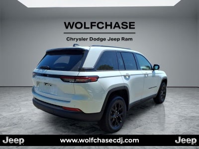 2026 Jeep Grand Cherokee Laredo Altitude