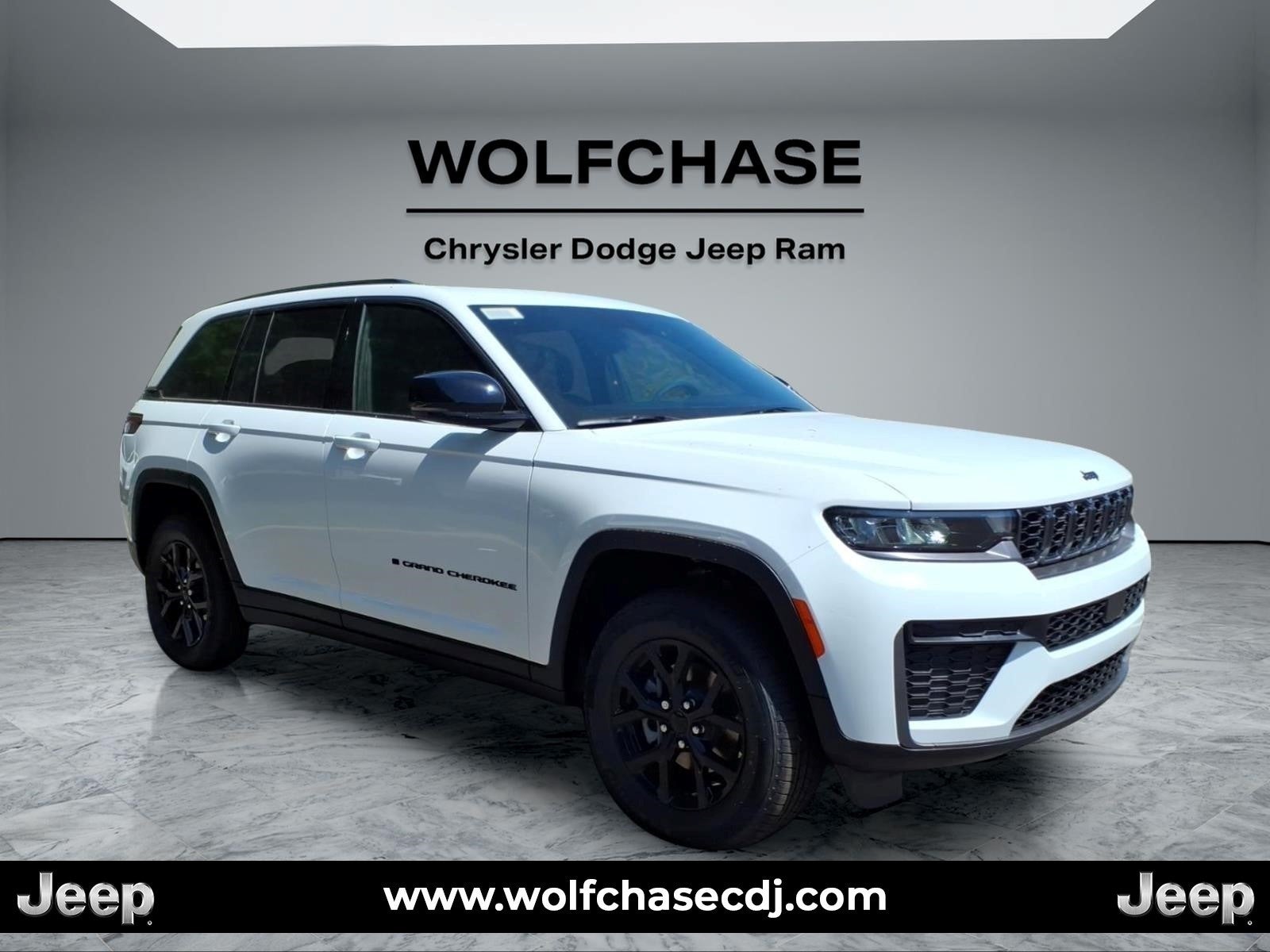 2026 Jeep Grand Cherokee Laredo Altitude