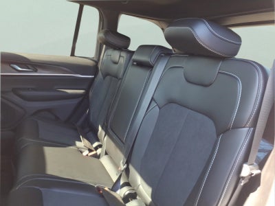 2027 Jeep Grand Cherokee Laredo Altitude