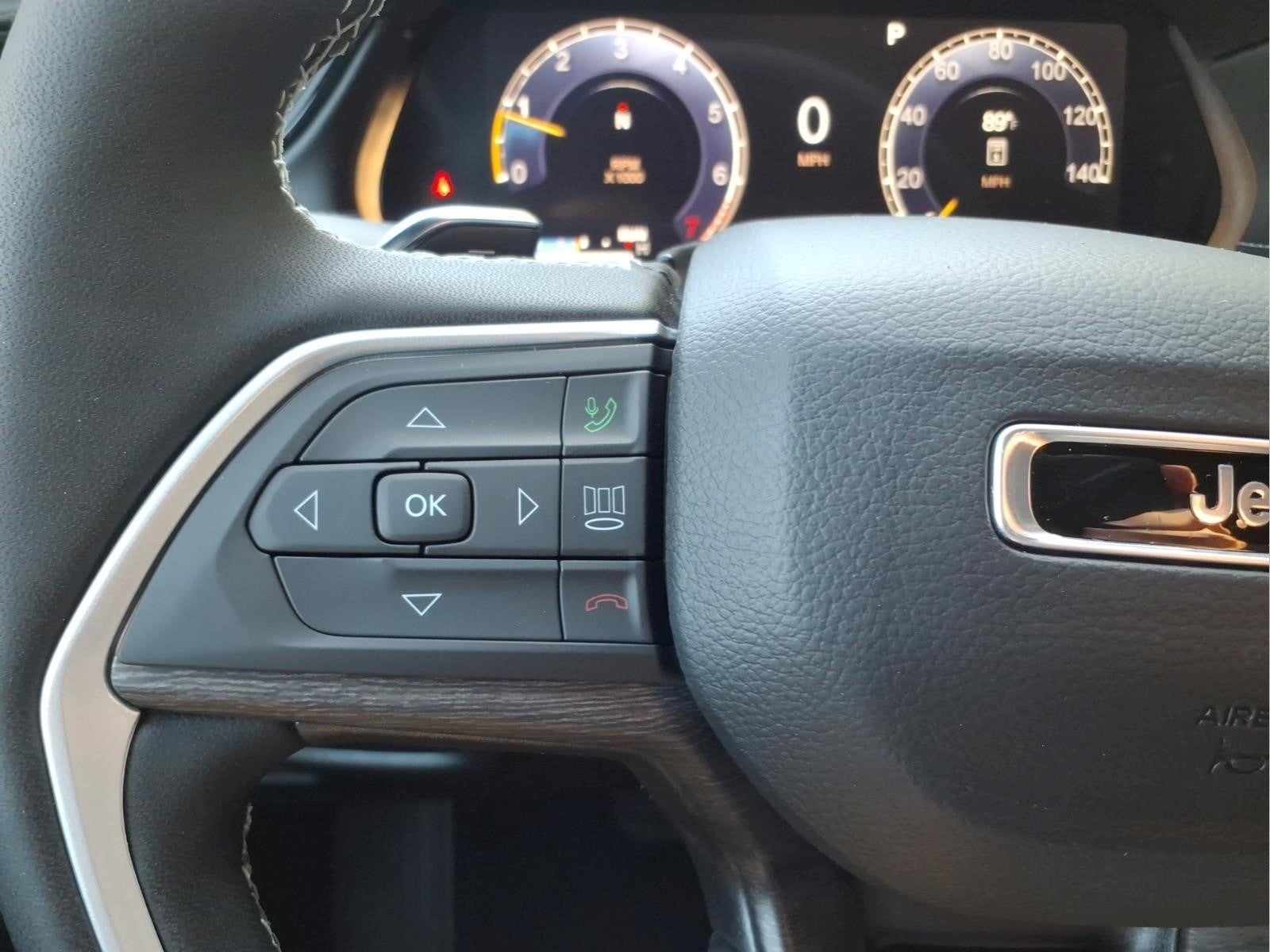 2027 Jeep Grand Cherokee Laredo Altitude