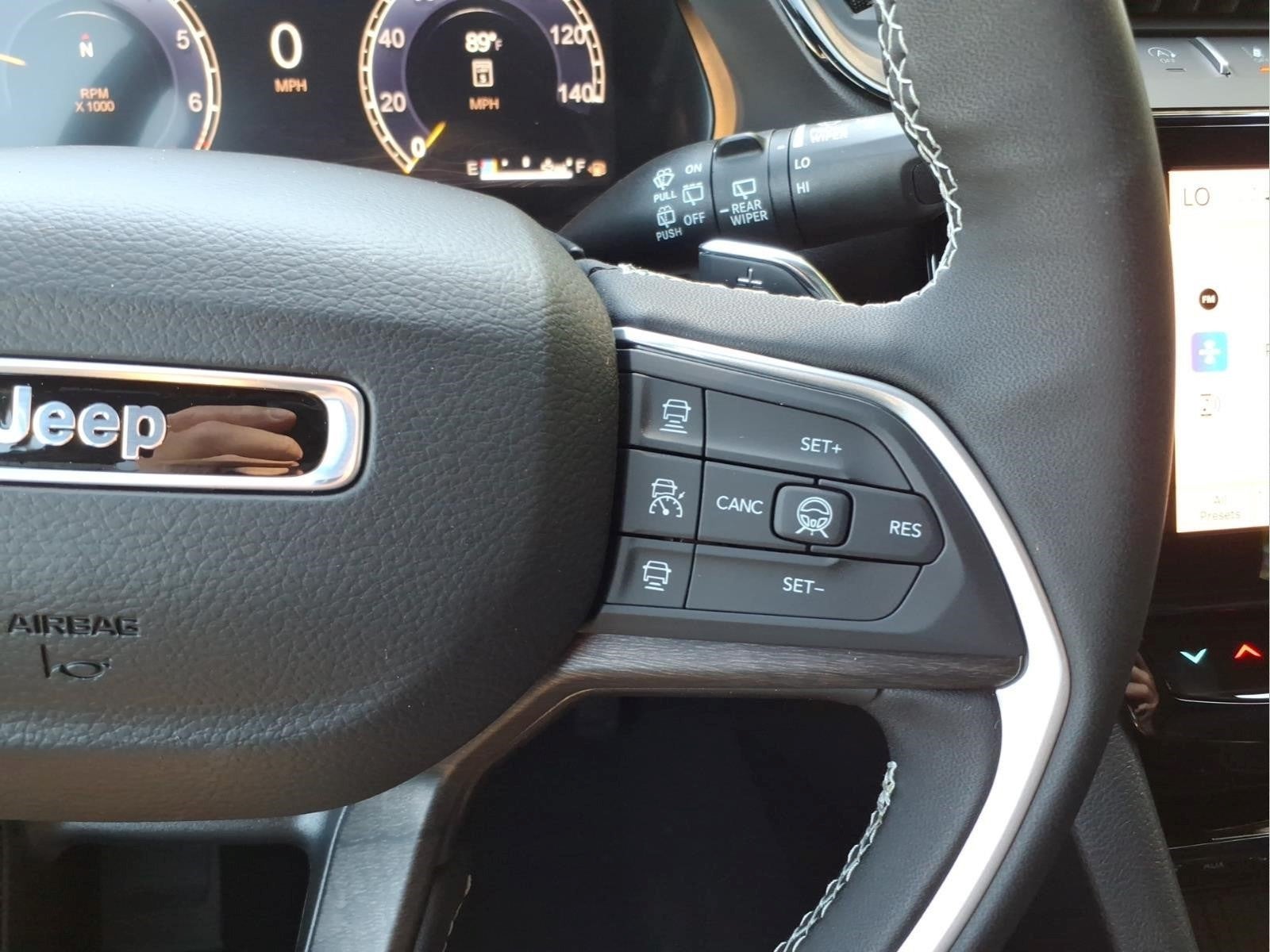 2027 Jeep Grand Cherokee Laredo Altitude