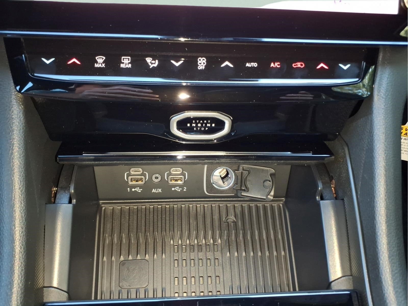 2027 Jeep Grand Cherokee Laredo Altitude