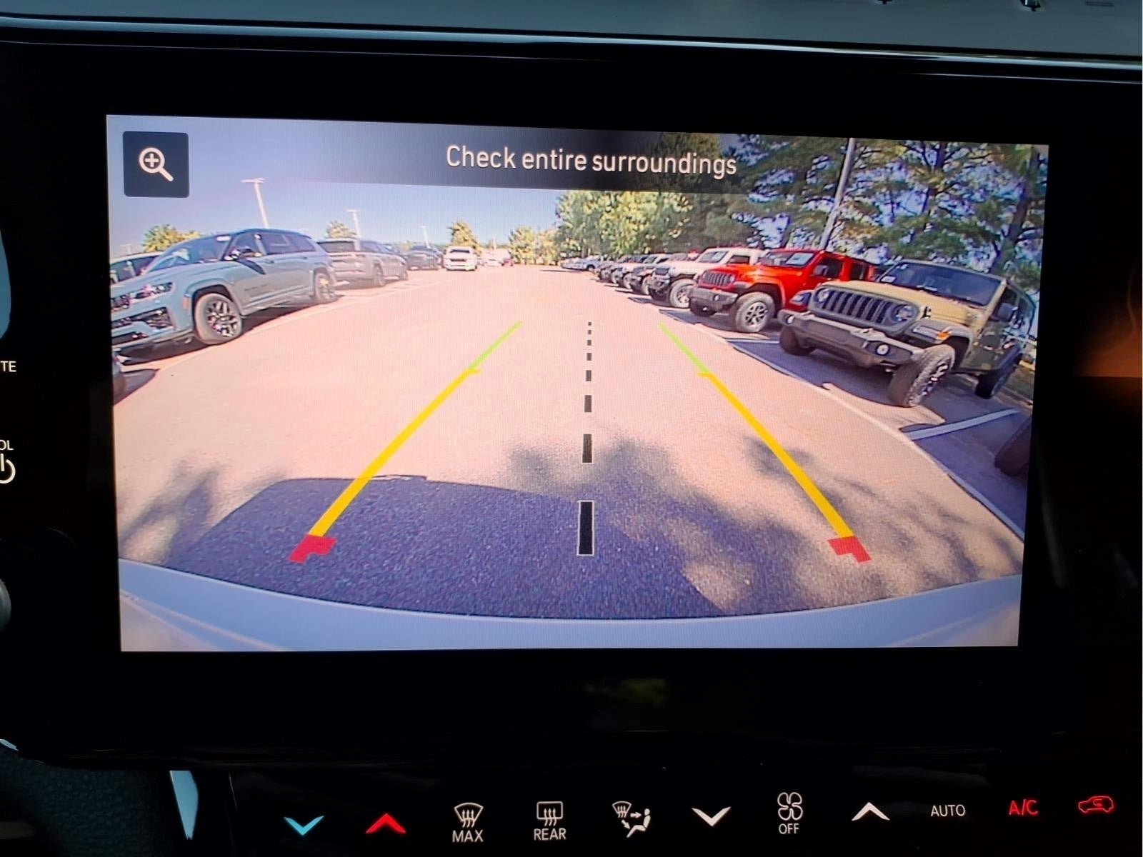 2027 Jeep Grand Cherokee Laredo Altitude