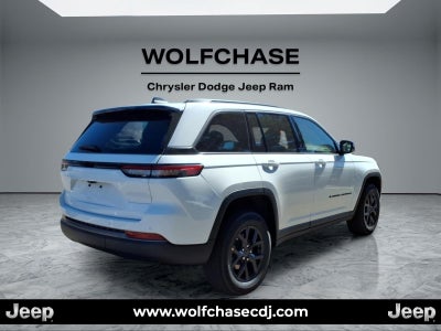 2027 Jeep Grand Cherokee Laredo Altitude