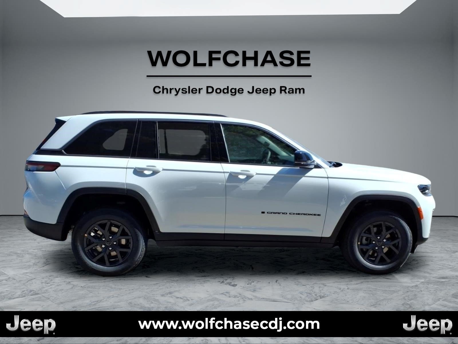2027 Jeep Grand Cherokee Laredo Altitude