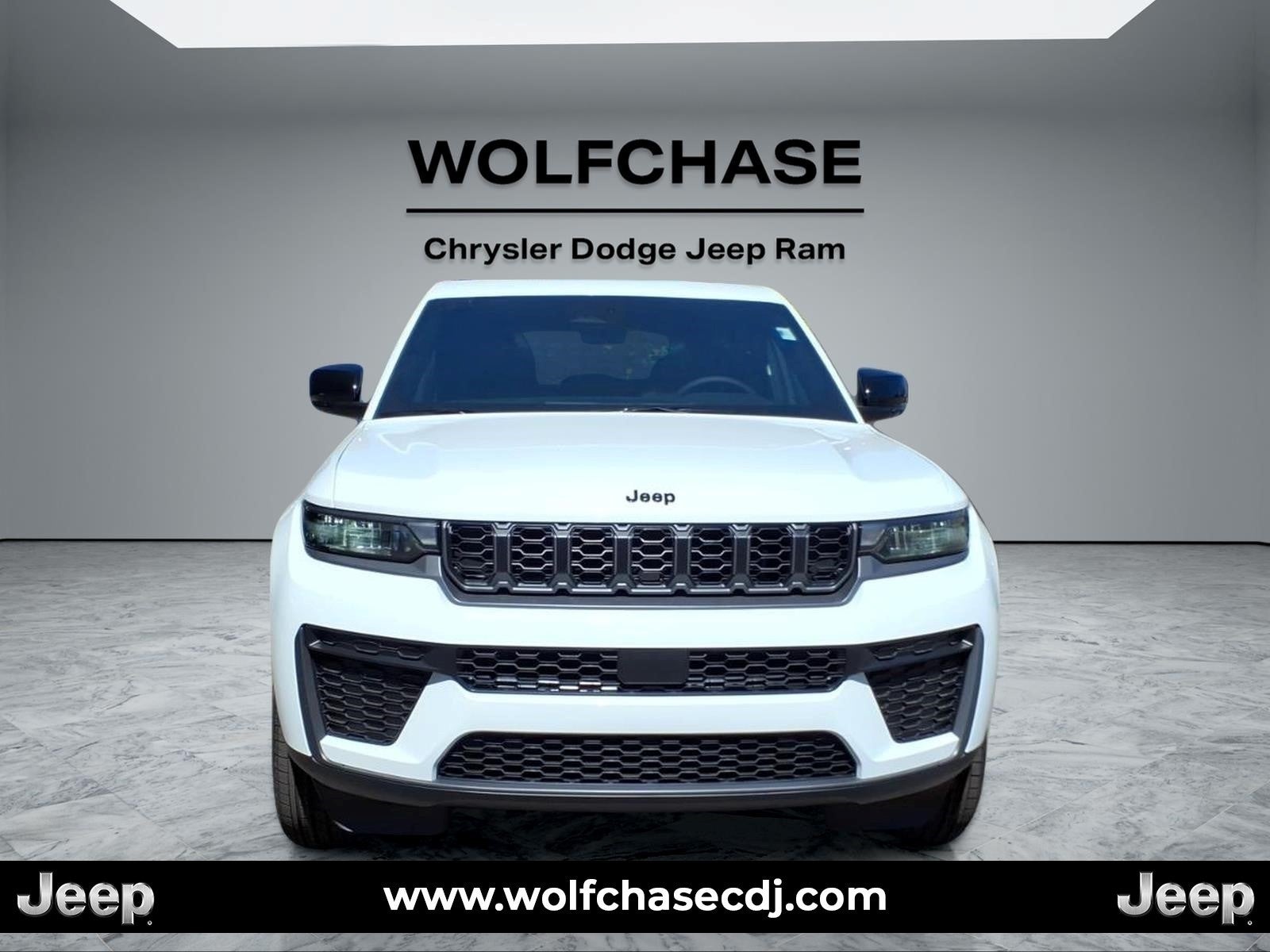 2027 Jeep Grand Cherokee Laredo Altitude