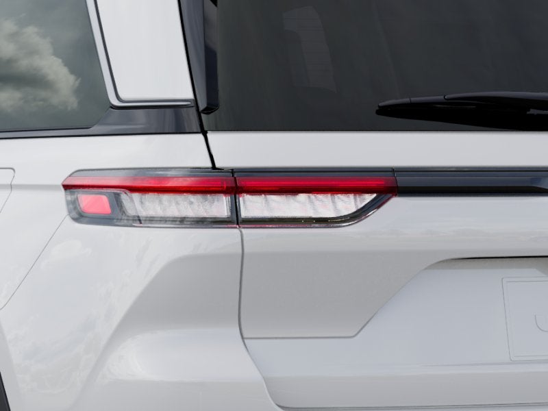 2027 Jeep Grand Cherokee Laredo Altitude