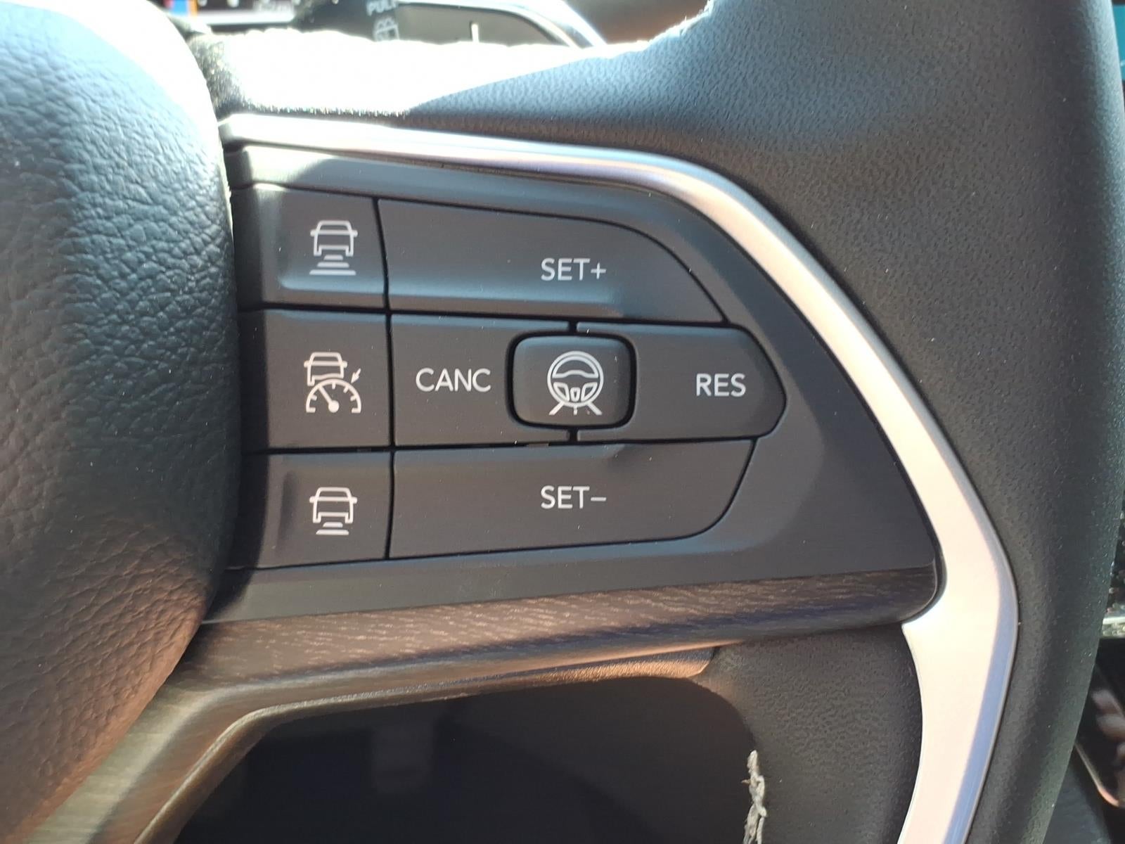 2026 Jeep Grand Cherokee Laredo Altitude