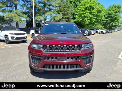 2026 Jeep Grand Cherokee Laredo Altitude