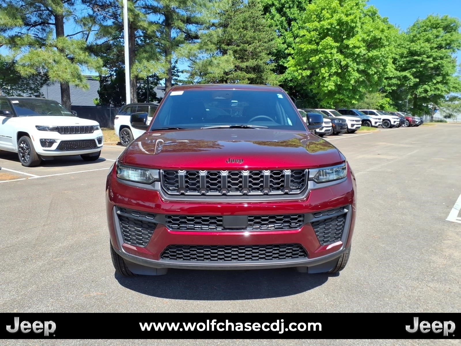 2026 Jeep Grand Cherokee Laredo Altitude