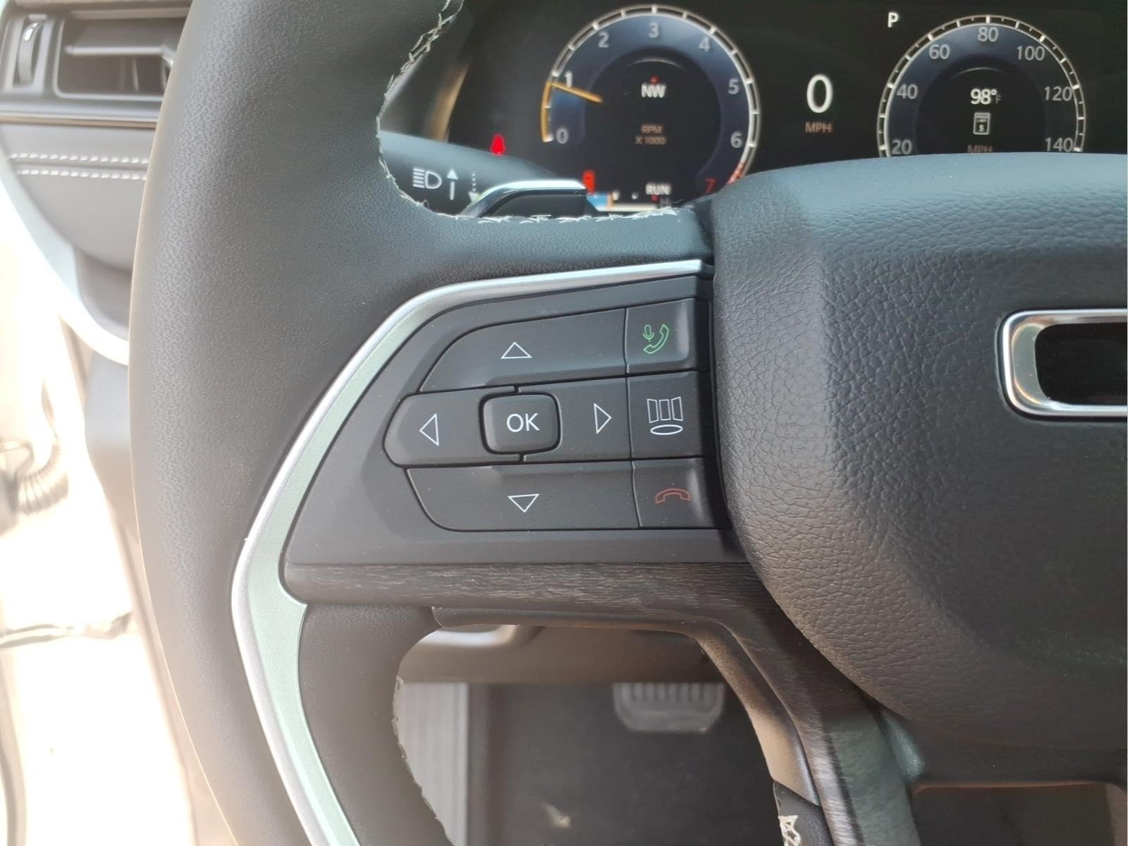 2026 Jeep Grand Cherokee Altitude 4x2