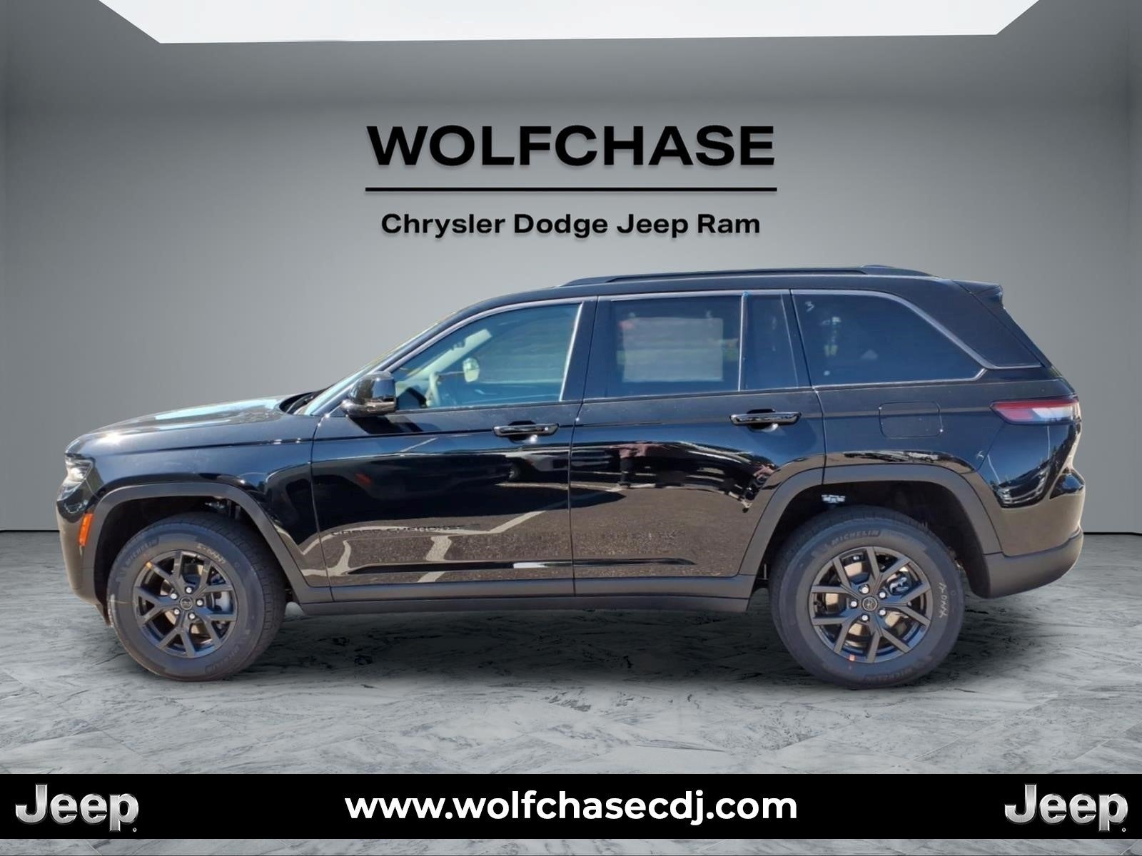 2027 Jeep Grand Cherokee Laredo Altitude