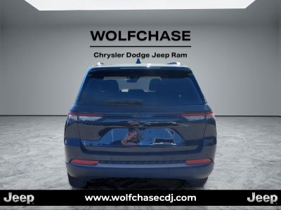 2027 Jeep Grand Cherokee Laredo Altitude