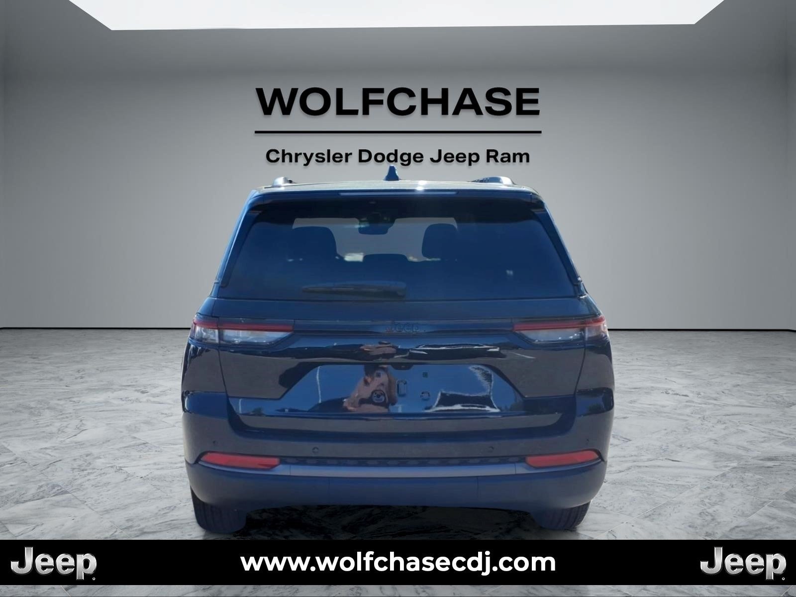 2027 Jeep Grand Cherokee Laredo Altitude