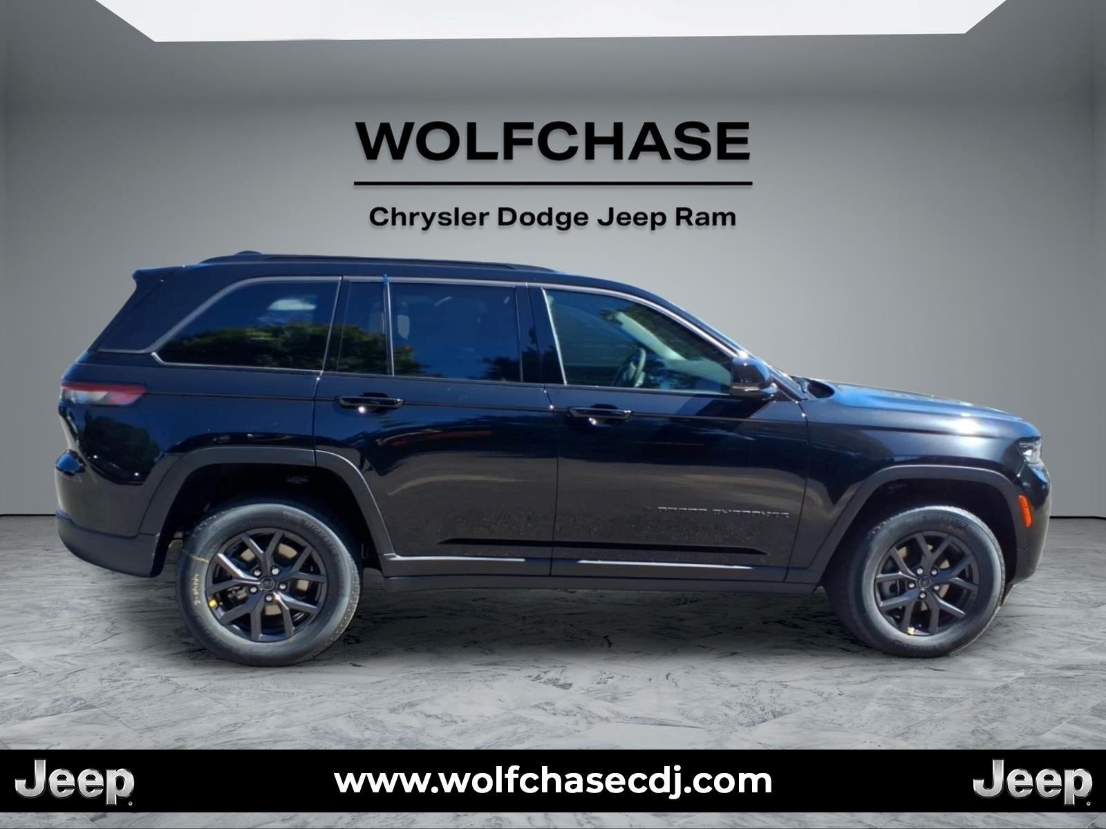 2027 Jeep Grand Cherokee Laredo Altitude