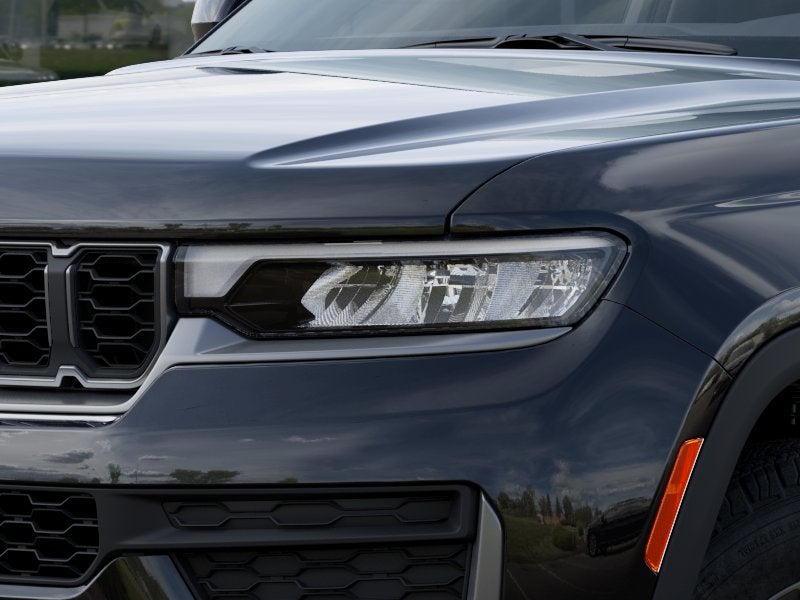 2027 Jeep Grand Cherokee Laredo Altitude