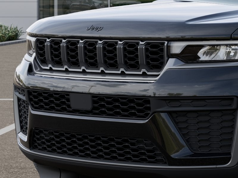 2027 Jeep Grand Cherokee Laredo Altitude