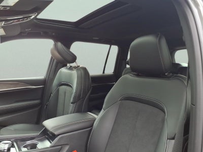 2027 Jeep Grand Cherokee Laredo Altitude