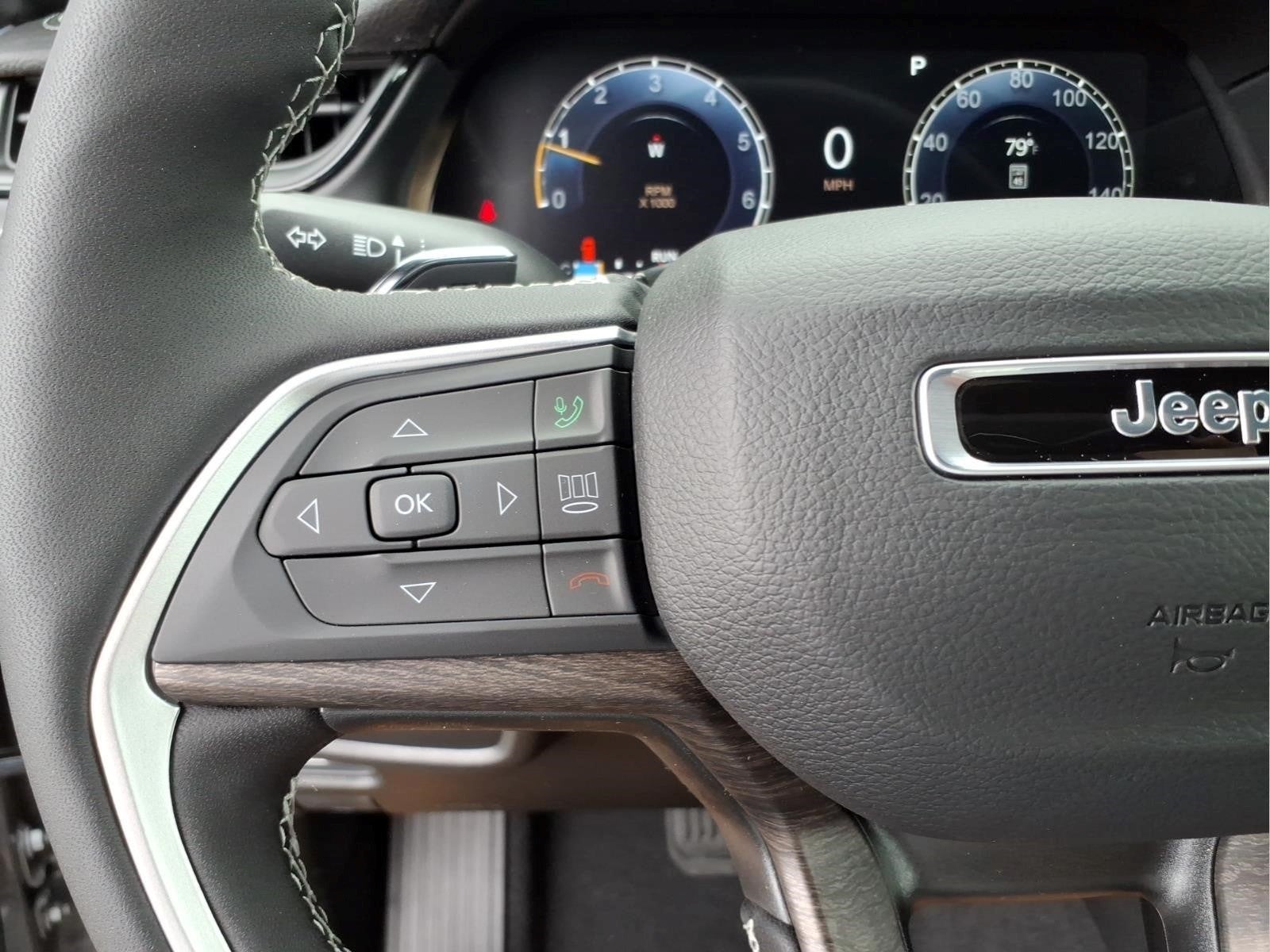 2027 Jeep Grand Cherokee Laredo Altitude