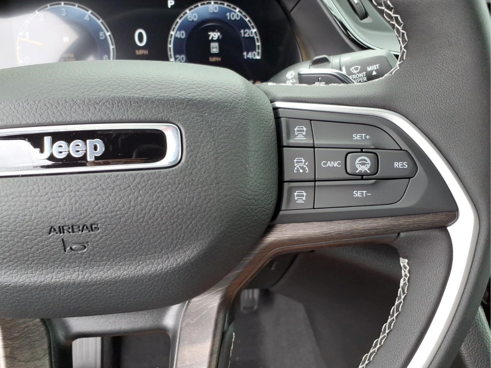 2027 Jeep Grand Cherokee Laredo Altitude