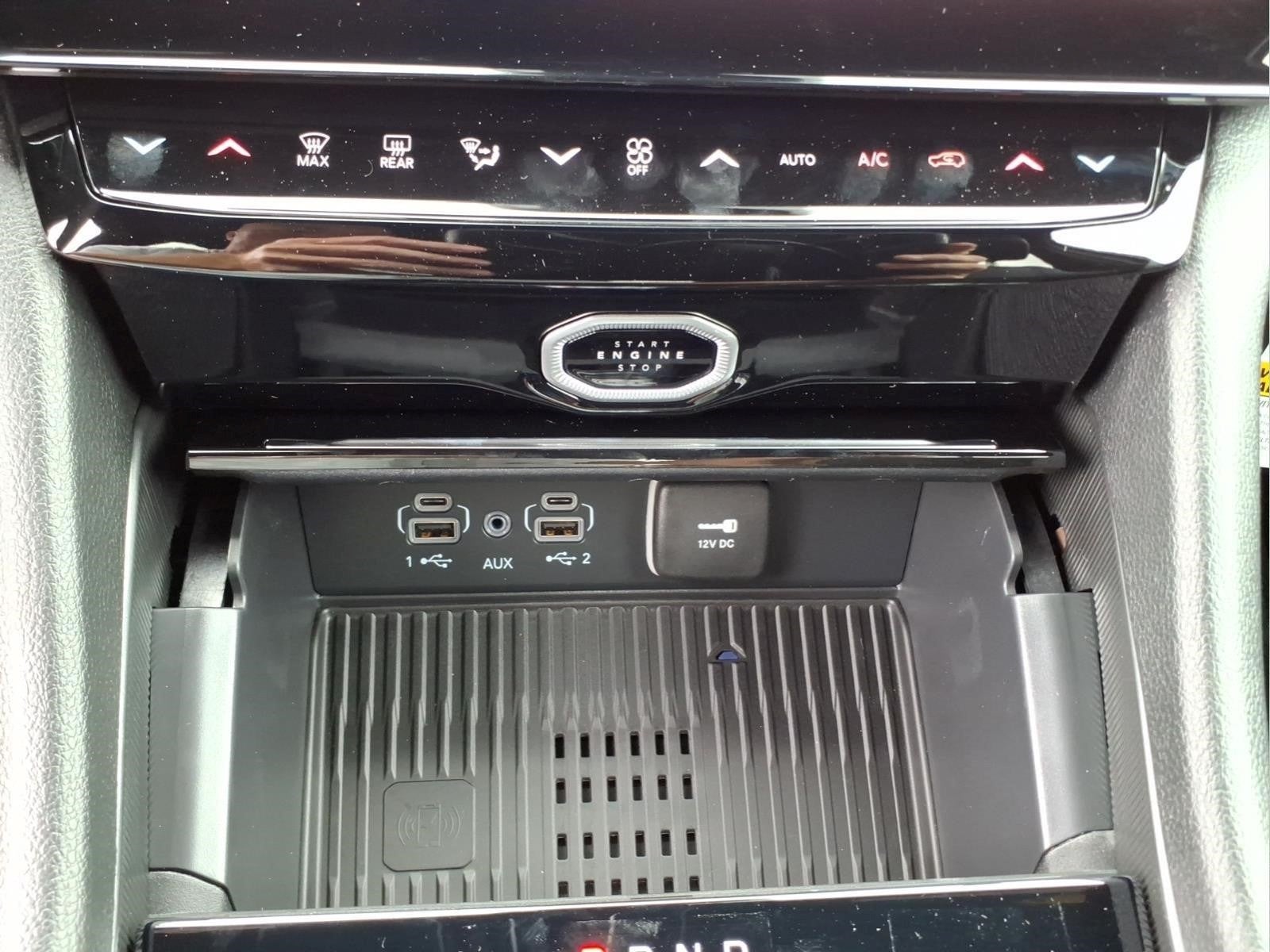 2027 Jeep Grand Cherokee Laredo Altitude
