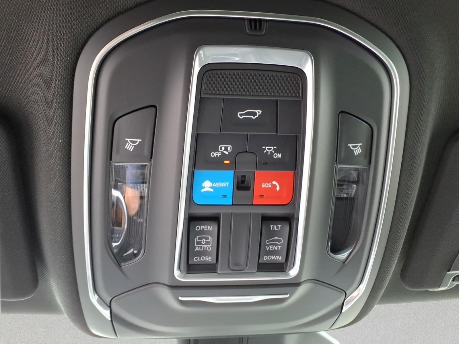 2027 Jeep Grand Cherokee Laredo Altitude