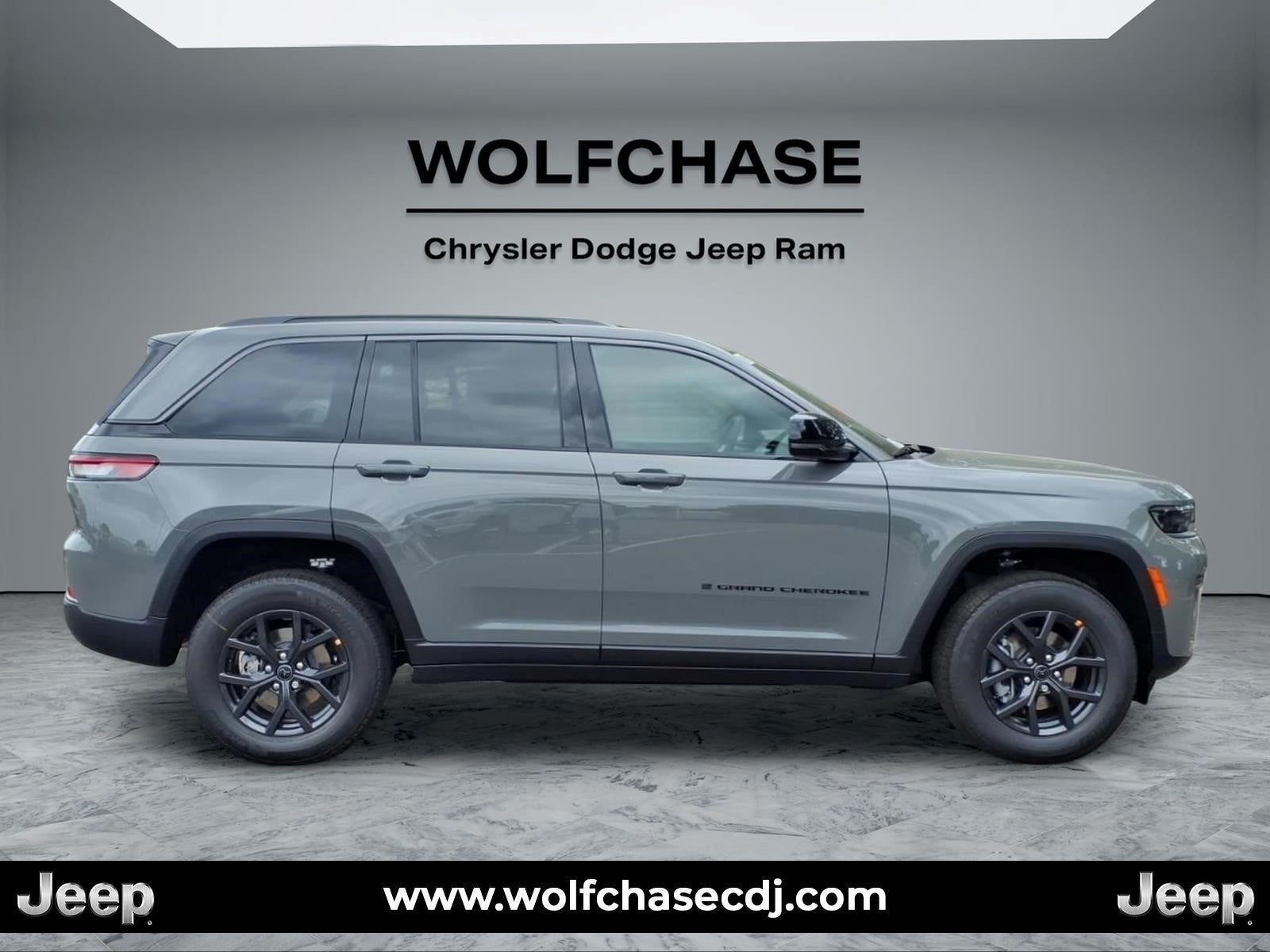 2027 Jeep Grand Cherokee Laredo Altitude