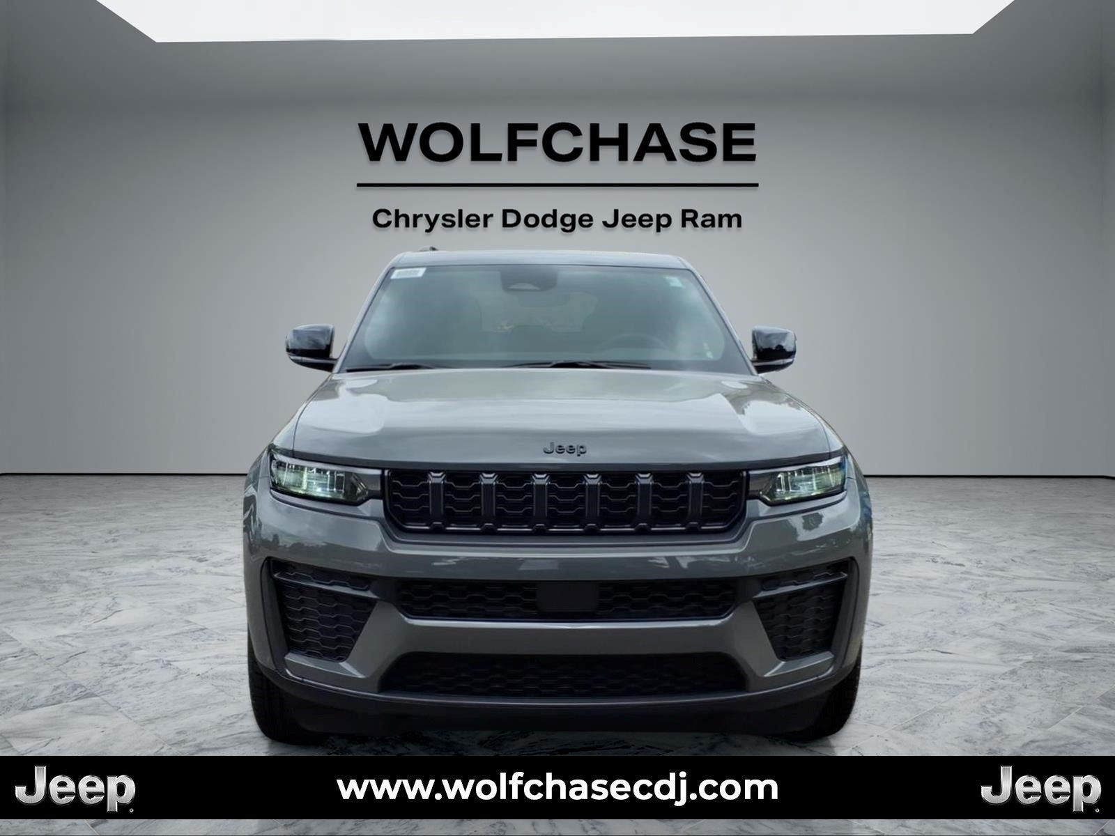 2027 Jeep Grand Cherokee Laredo Altitude