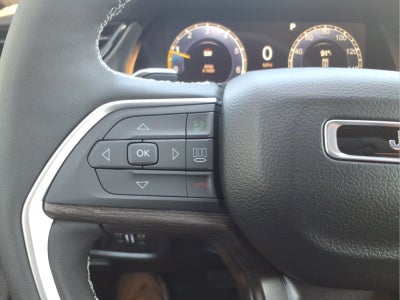 2027 Jeep Grand Cherokee Laredo Altitude