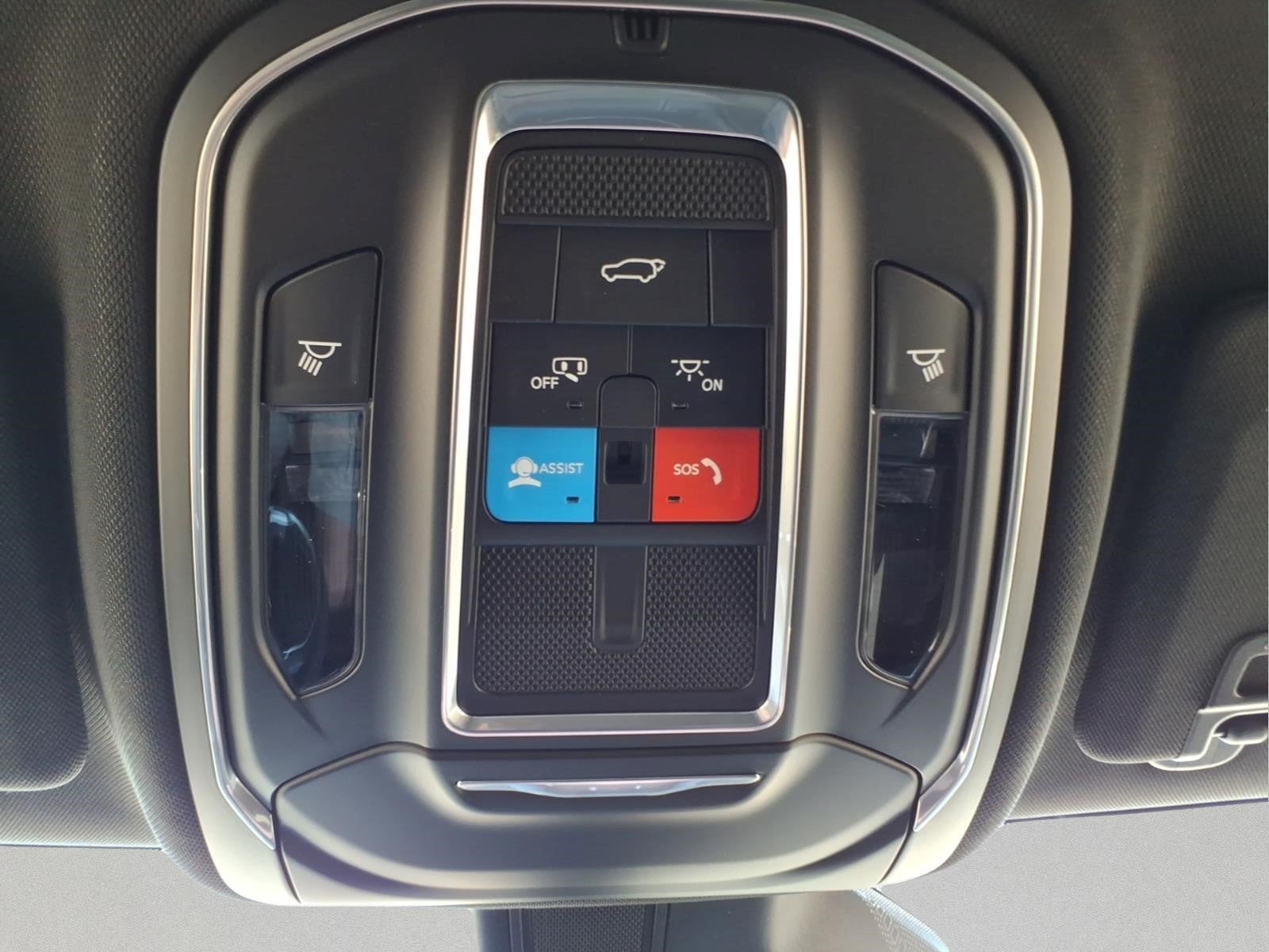 2027 Jeep Grand Cherokee Laredo Altitude