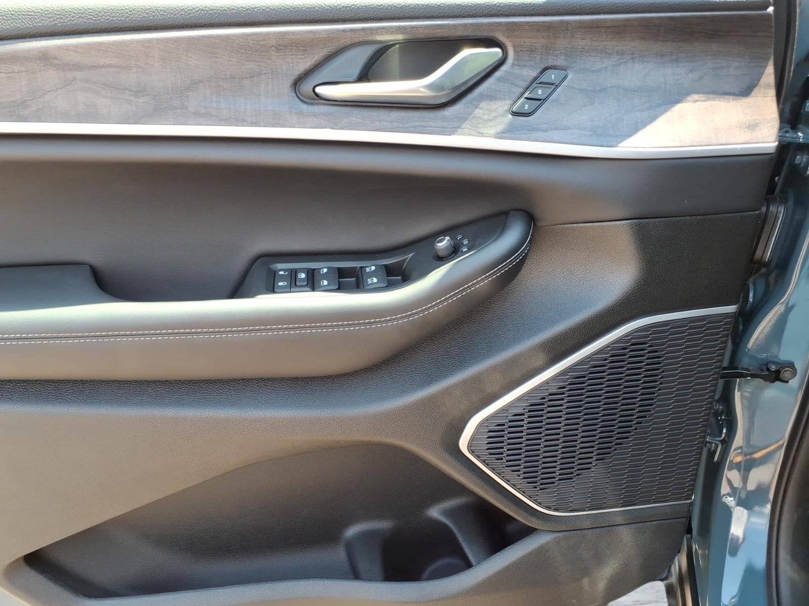 2026 Jeep Grand Cherokee Limited 4x2