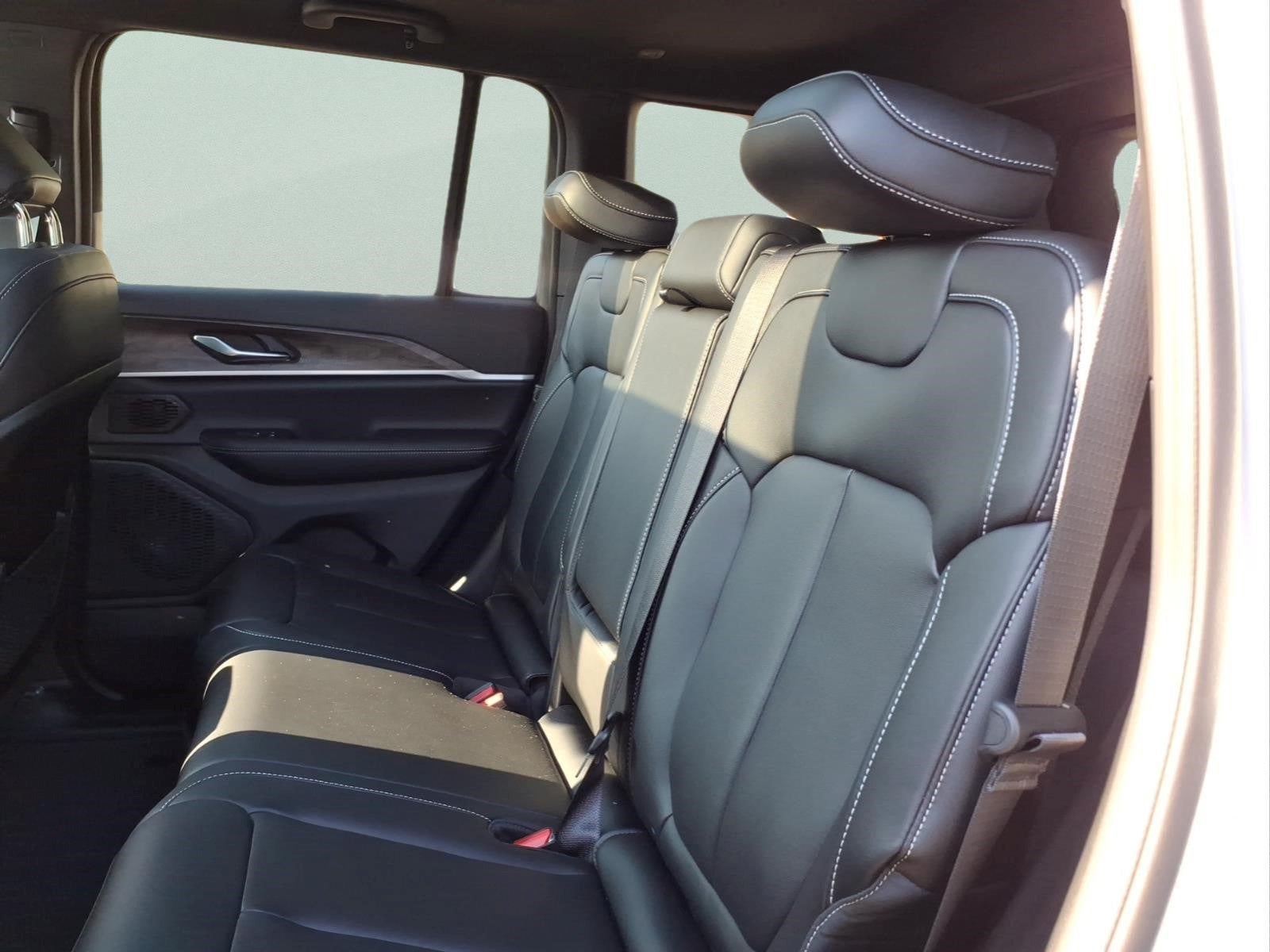 2026 Jeep Grand Cherokee Limited 4x2