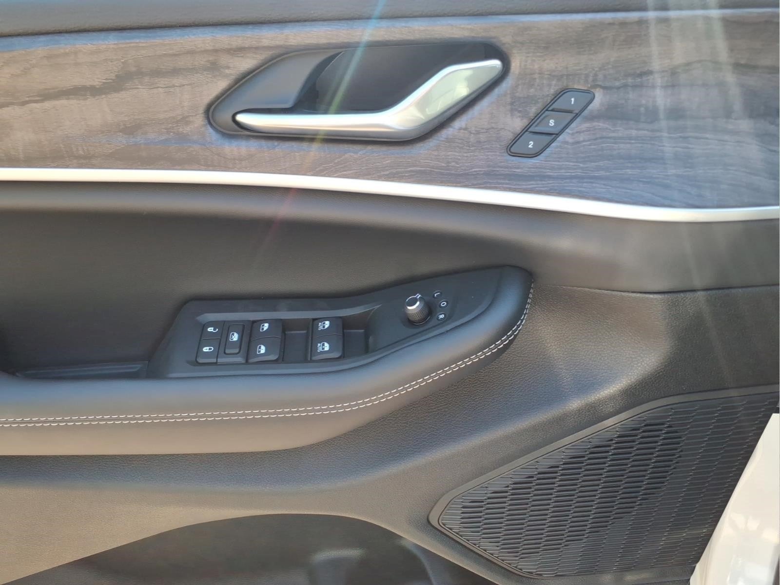 2026 Jeep Grand Cherokee Limited 4x2