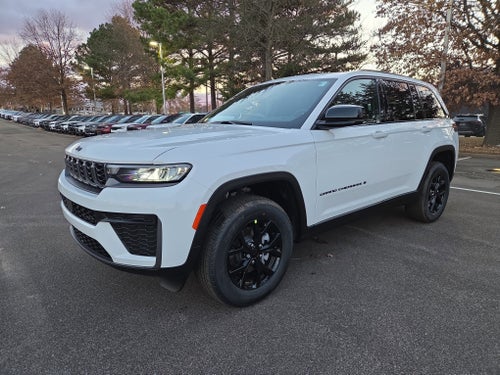 2026 Jeep Grand Cherokee Laredo Altitude