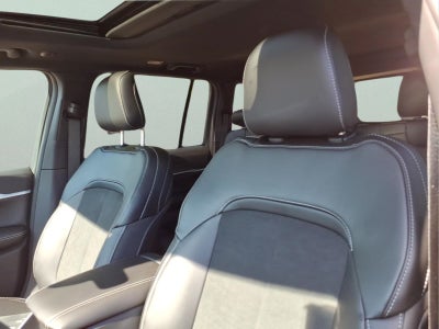 2026 Jeep Grand Cherokee Laredo Altitude