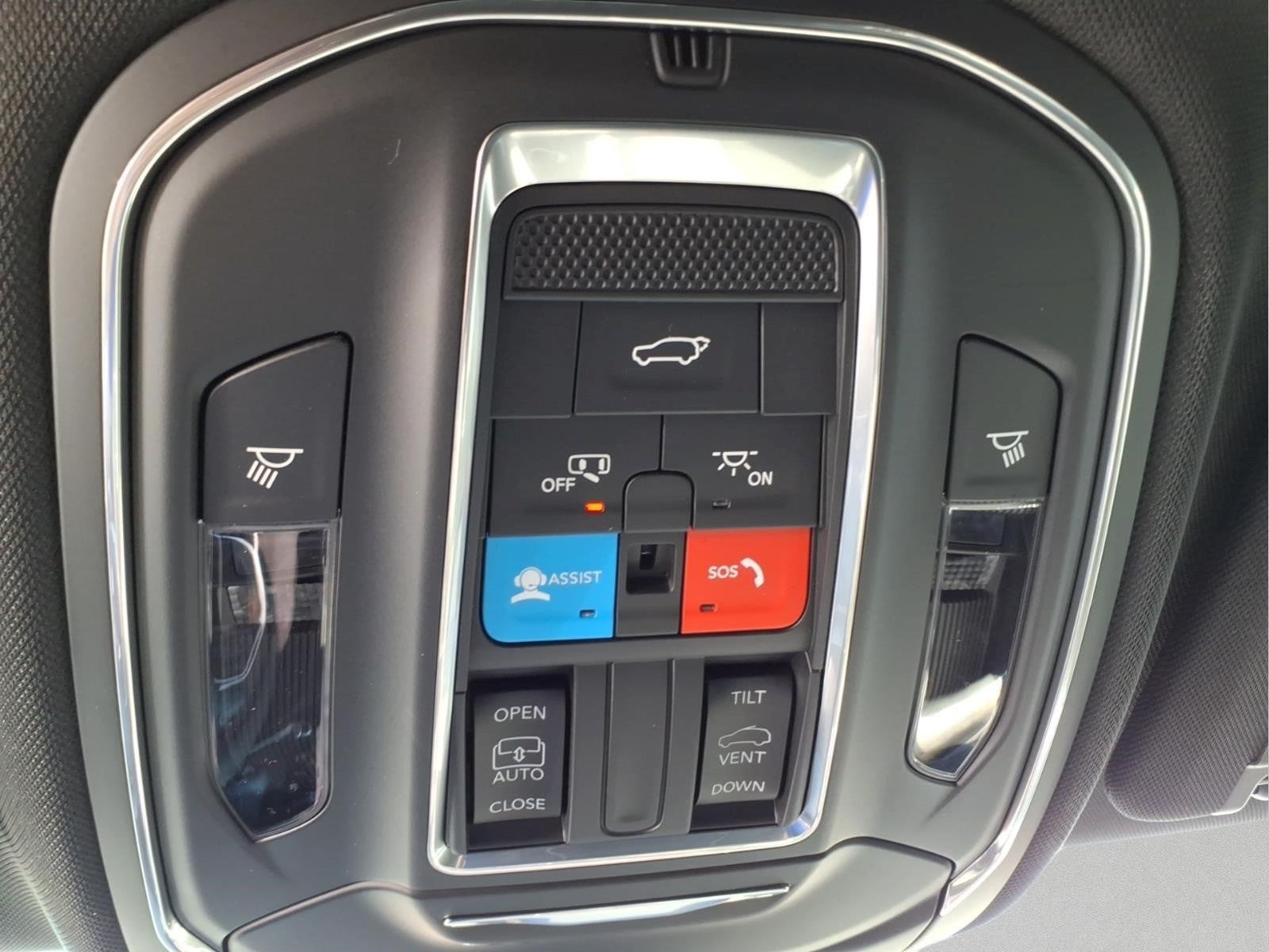 2026 Jeep Grand Cherokee Laredo Altitude