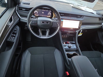 2026 Jeep Grand Cherokee Laredo Altitude