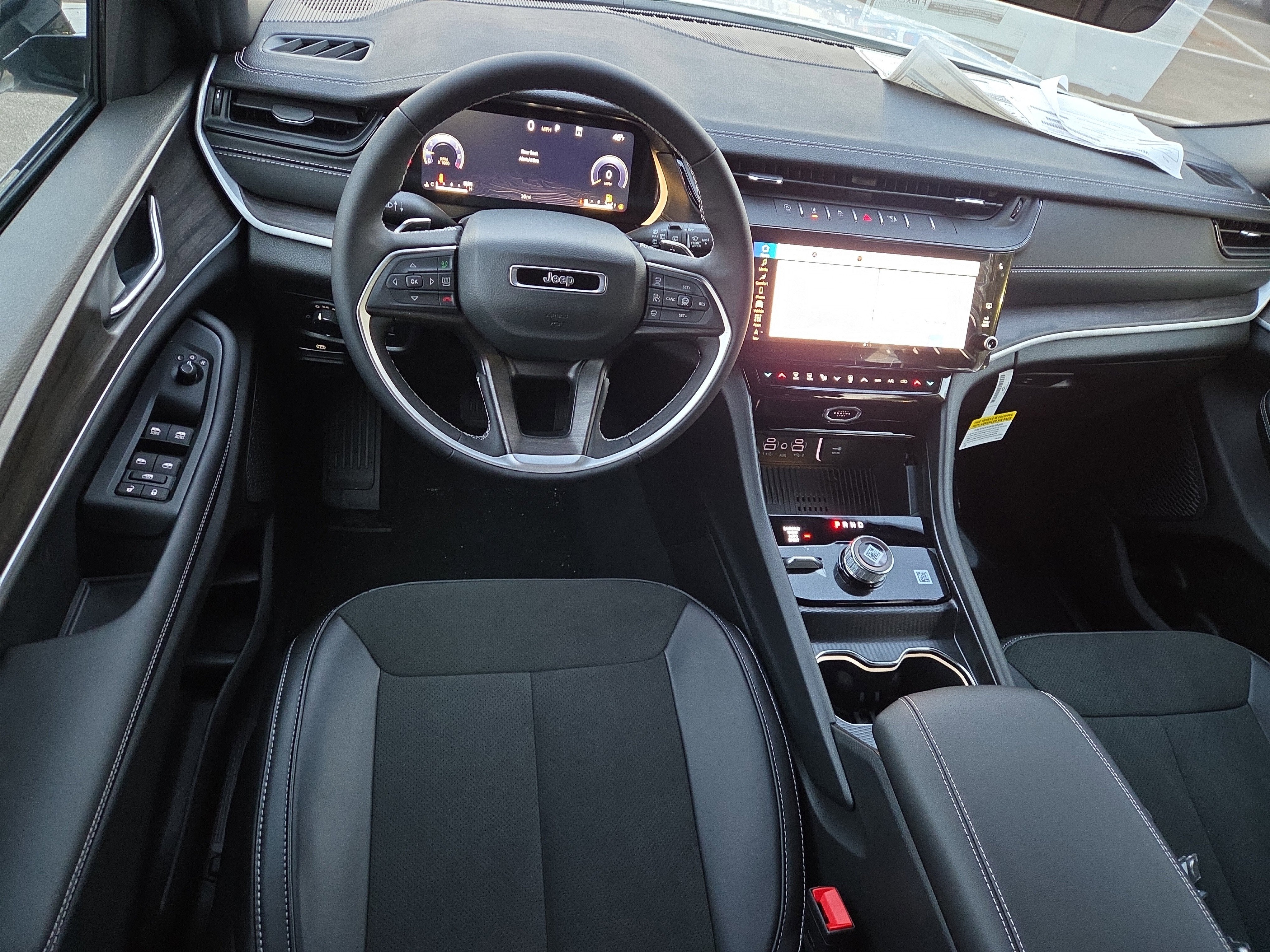 2026 Jeep Grand Cherokee Laredo Altitude