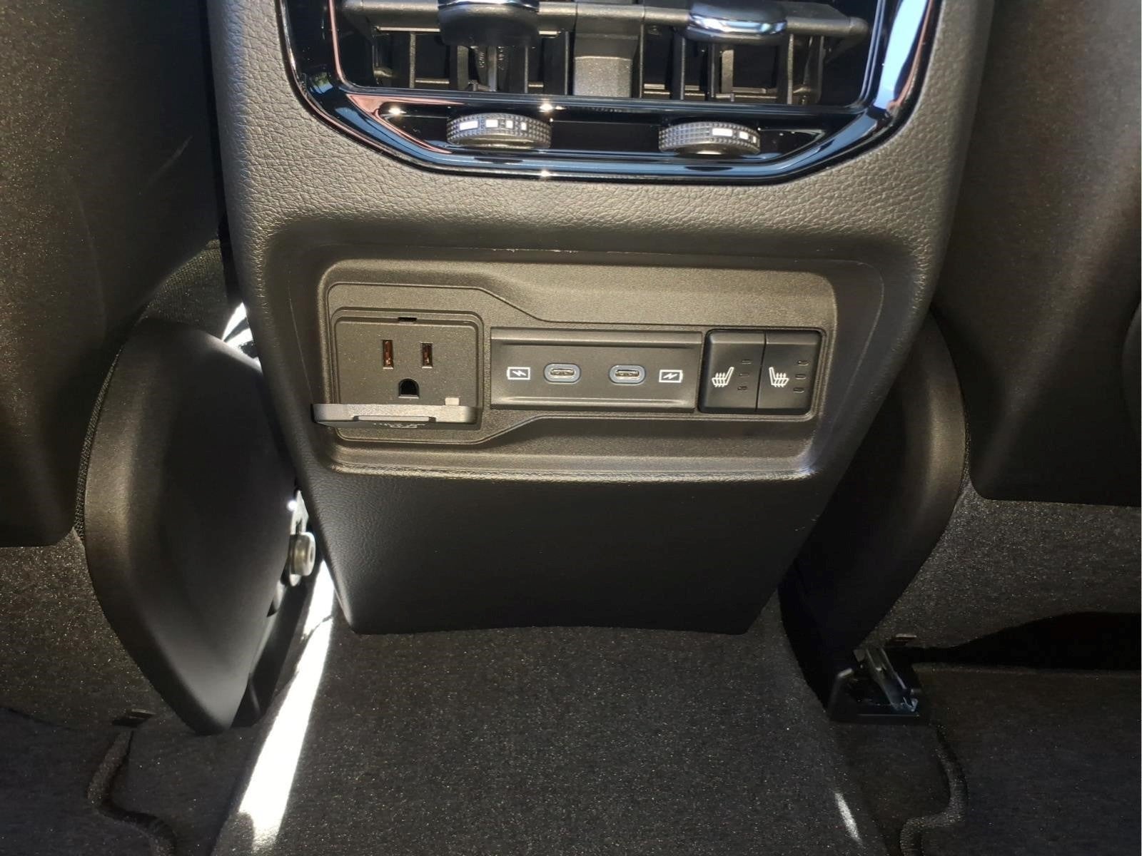 2027 Jeep Grand Cherokee Limited Reserve
