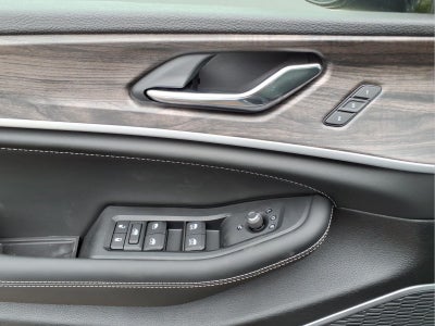 2027 Jeep Grand Cherokee Limited Reserve