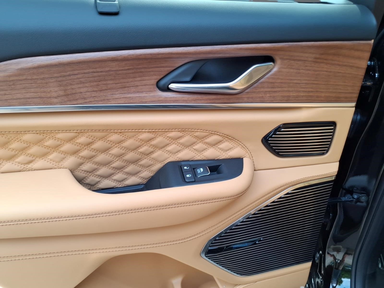 2026 Jeep Grand Cherokee Summit