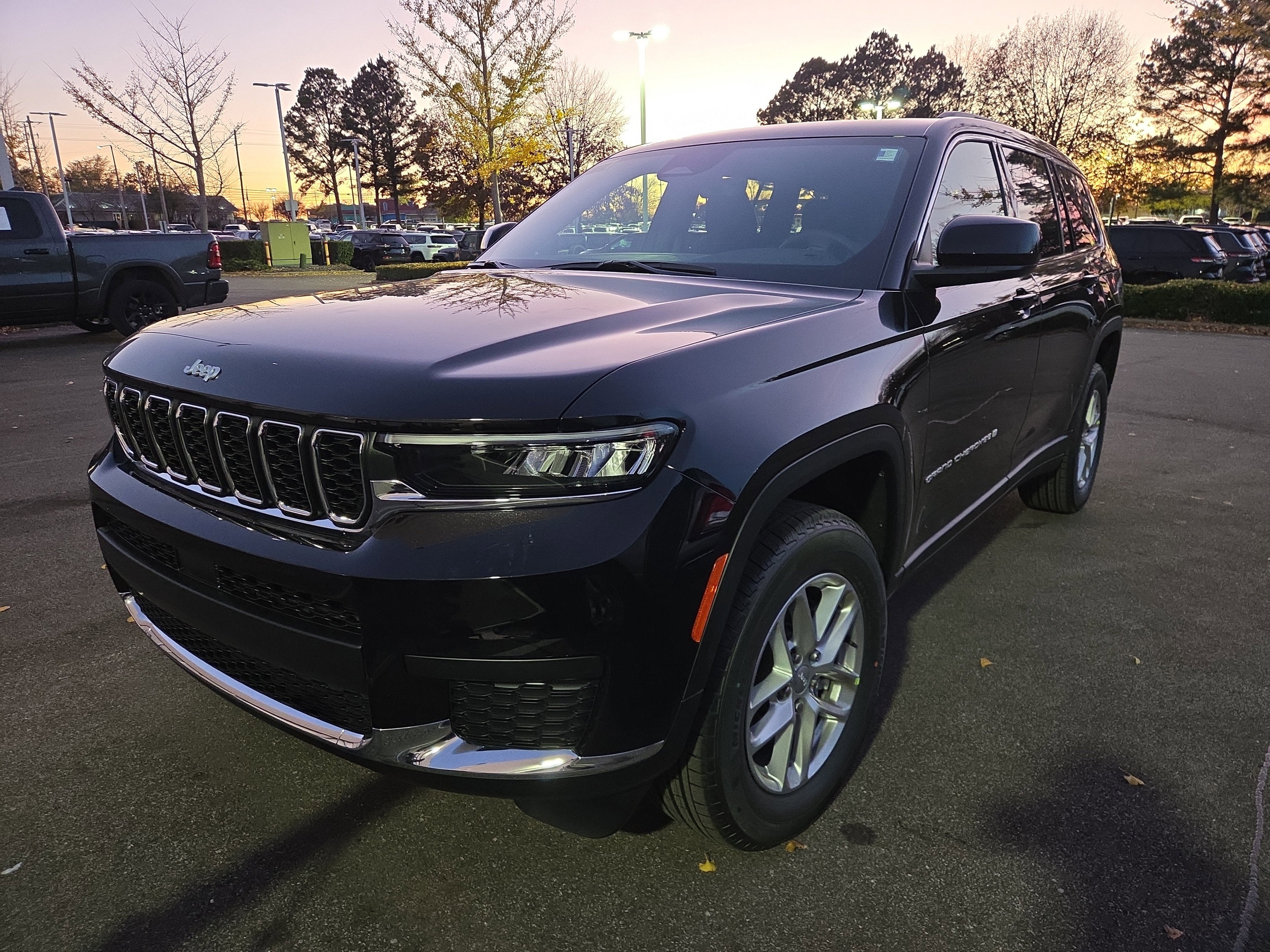 2025 Jeep Grand Cherokee Laredo